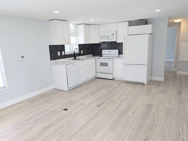 3565 58th Avenue N, Lot 140, St Petersburg, Florida 33714, 2 Bedrooms Bedrooms, ,2 BathroomsBathrooms,55-Plus Mobile Home,For Sale,58th Avenue N, Lot 140,4084