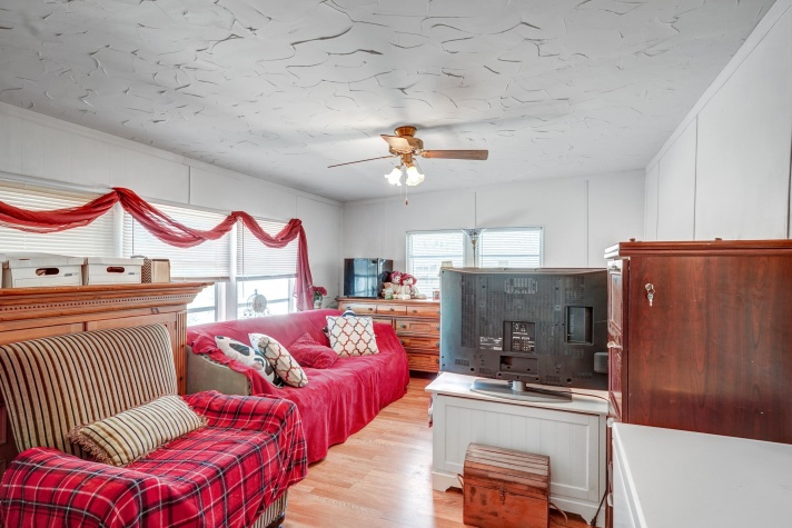 4918 14th St W, Lot B9, Bradenton, Florida 34207, 2 Bedrooms Bedrooms, ,1 BathroomBathrooms,55-Plus Mobile Home,For Sale,14th St W, Lot B9,4268