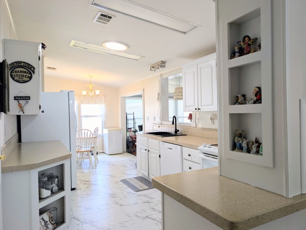 9910 Suncrest St, Parrish, Florida 34219, 3 Bedrooms Bedrooms, ,2 BathroomsBathrooms,55-Plus Mobile Home,For Sale,Suncrest St,4281