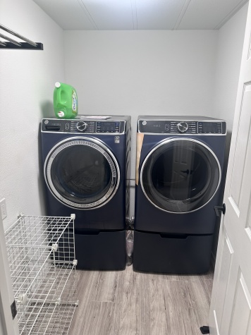 6011 Madeira Avenue, New Port Richey, Florida 34653, 2 Bedrooms Bedrooms, ,2 BathroomsBathrooms,55-Plus Mobile Home,For Sale,Madeira Avenue,4282