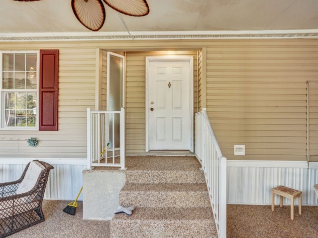 620 57th Avenue W, Lot J3, Bradenton, Florida 34207, 2 Bedrooms Bedrooms, ,2 BathroomsBathrooms,55-Plus Mobile Home,For Sale,57th Avenue W, Lot J3,4283