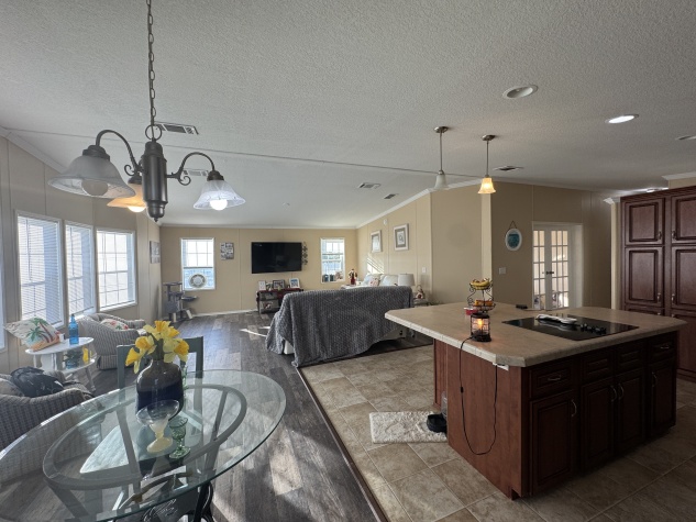 3081 Bay Oaks Dr, Sarasota, Florida 34234, 2 Bedrooms Bedrooms, ,2 BathroomsBathrooms,55-Plus Mobile Home,For Sale,Bay Oaks Dr,4284