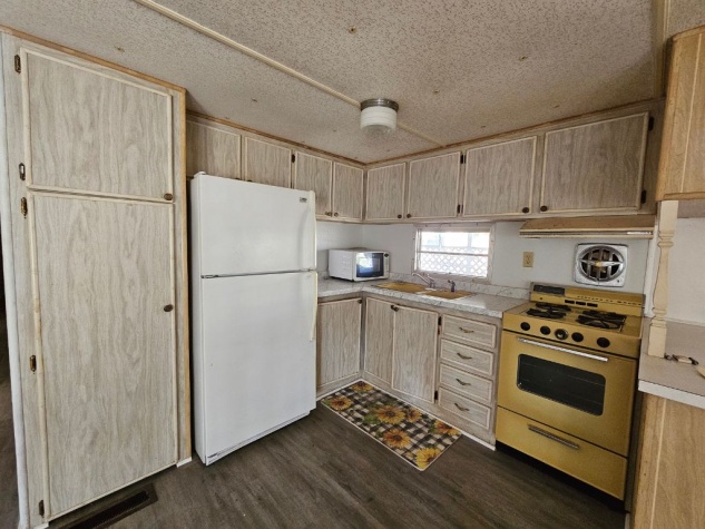 20 Joanna Dr, Lake Placid, Florida 33852, 3 Bedrooms Bedrooms, ,2 BathroomsBathrooms,55-Plus Mobile Home,For Sale,Joanna Dr,4285