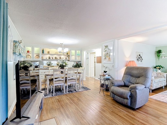 1305 Arizona Avenue, Frostproof, Florida 33843, 2 Bedrooms Bedrooms, ,2 BathroomsBathrooms,55-Plus Mobile Home,For Sale,Arizona Avenue,4289