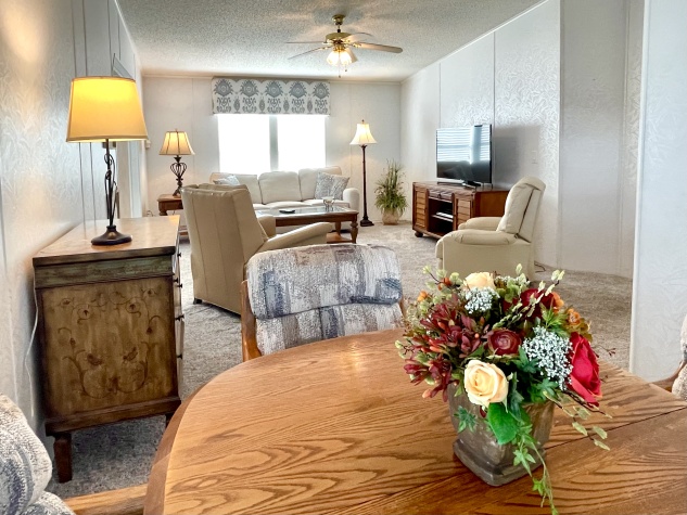 8607 27th Avenue E, Palmetto, Florida 34221, 2 Bedrooms Bedrooms, ,2 BathroomsBathrooms,55-Plus Mobile Home,For Sale,27th Avenue E,4290