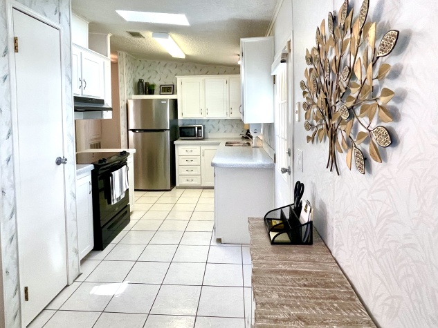 8607 27th Avenue E, Palmetto, Florida 34221, 2 Bedrooms Bedrooms, ,2 BathroomsBathrooms,55-Plus Mobile Home,For Sale,27th Avenue E,4290