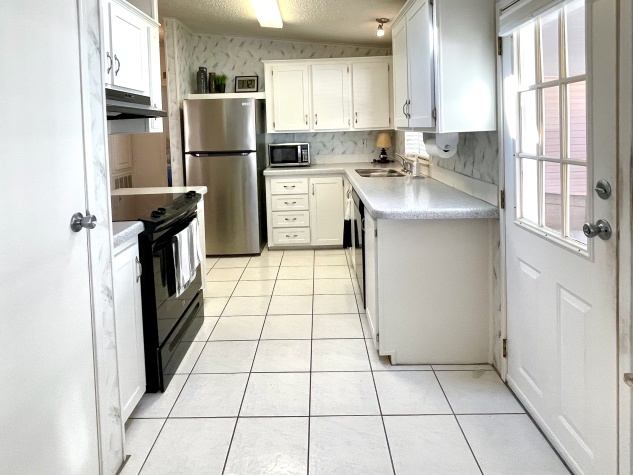 8607 27th Avenue E, Palmetto, Florida 34221, 2 Bedrooms Bedrooms, ,2 BathroomsBathrooms,55-Plus Mobile Home,For Sale,27th Avenue E,4290