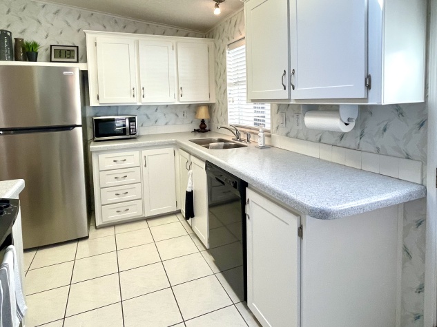 8607 27th Avenue E, Palmetto, Florida 34221, 2 Bedrooms Bedrooms, ,2 BathroomsBathrooms,55-Plus Mobile Home,For Sale,27th Avenue E,4290