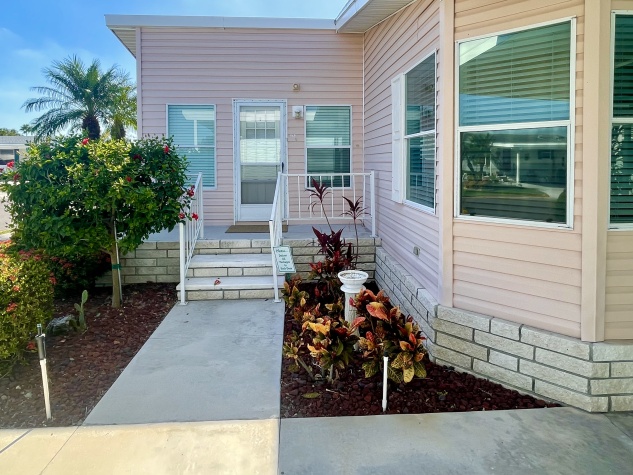 8607 27th Avenue E, Palmetto, Florida 34221, 2 Bedrooms Bedrooms, ,2 BathroomsBathrooms,55-Plus Mobile Home,For Sale,27th Avenue E,4290