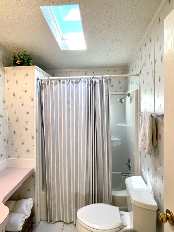 8607 27th Avenue E, Palmetto, Florida 34221, 2 Bedrooms Bedrooms, ,2 BathroomsBathrooms,55-Plus Mobile Home,For Sale,27th Avenue E,4290