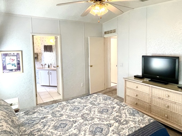 8607 27th Avenue E, Palmetto, Florida 34221, 2 Bedrooms Bedrooms, ,2 BathroomsBathrooms,55-Plus Mobile Home,For Sale,27th Avenue E,4290