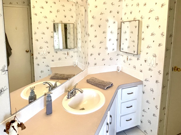 8607 27th Avenue E, Palmetto, Florida 34221, 2 Bedrooms Bedrooms, ,2 BathroomsBathrooms,55-Plus Mobile Home,For Sale,27th Avenue E,4290