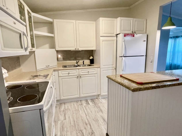 8304 Desoto Drive, Ellenton, Florida 34222, 3 Bedrooms Bedrooms, ,3 BathroomsBathrooms,55-Plus Mobile Home,For Sale,Desoto Drive,4294