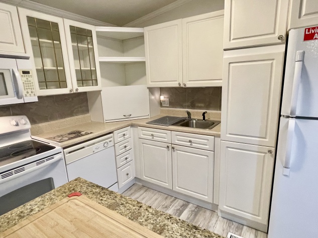 8304 Desoto Drive, Ellenton, Florida 34222, 3 Bedrooms Bedrooms, ,3 BathroomsBathrooms,55-Plus Mobile Home,For Sale,Desoto Drive,4294