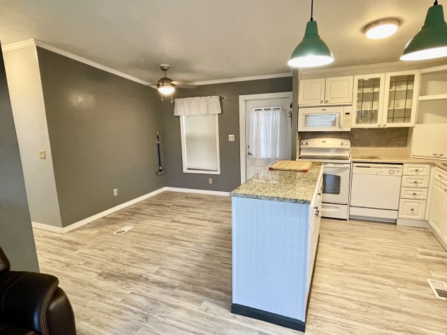 8304 Desoto Drive, Ellenton, Florida 34222, 3 Bedrooms Bedrooms, ,3 BathroomsBathrooms,55-Plus Mobile Home,For Sale,Desoto Drive,4294