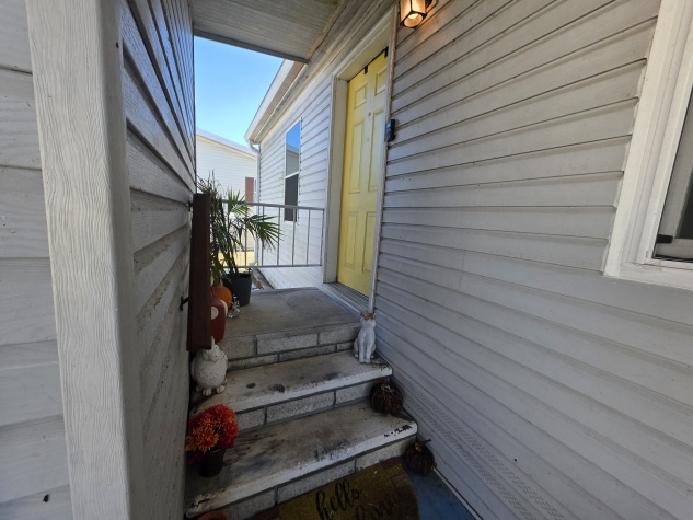 3206 Sunset Oaks Dr, Plant City, Florida 33563, 3 Bedrooms Bedrooms, ,2 BathroomsBathrooms,All - Age Mobile Home,For Sale,Sunset Oaks Dr,4300