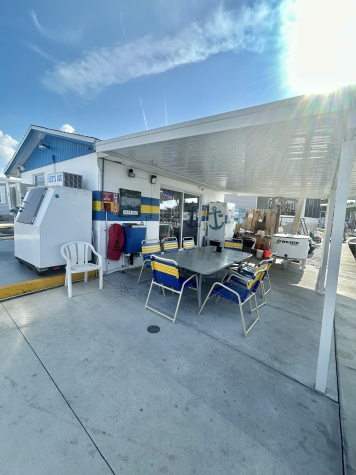 129 Capri Dr, Palmetto, Florida 34221, 2 Bedrooms Bedrooms, ,2 BathroomsBathrooms,55-Plus Mobile Home,For Sale,Capri Dr,4302