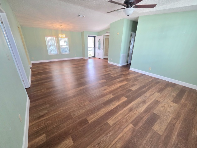 8605 27th Avenue E, Palmetto, Florida 34221, 2 Bedrooms Bedrooms, ,2 BathroomsBathrooms,55-Plus Mobile Home,For Sale,27th Avenue E,4303