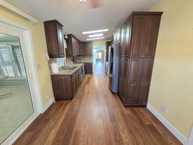 8605 27th Avenue E, Palmetto, Florida 34221, 2 Bedrooms Bedrooms, ,2 BathroomsBathrooms,55-Plus Mobile Home,For Sale,27th Avenue E,4303