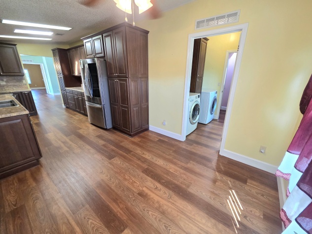 8605 27th Avenue E, Palmetto, Florida 34221, 2 Bedrooms Bedrooms, ,2 BathroomsBathrooms,55-Plus Mobile Home,For Sale,27th Avenue E,4303