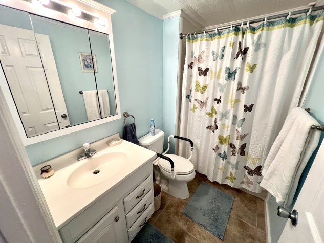 7403 Royal Crest Dr, Ellenton, Florida 34222, 3 Bedrooms Bedrooms, ,2 BathroomsBathrooms,55-Plus Mobile Home,For Sale,Royal Crest Dr,4311