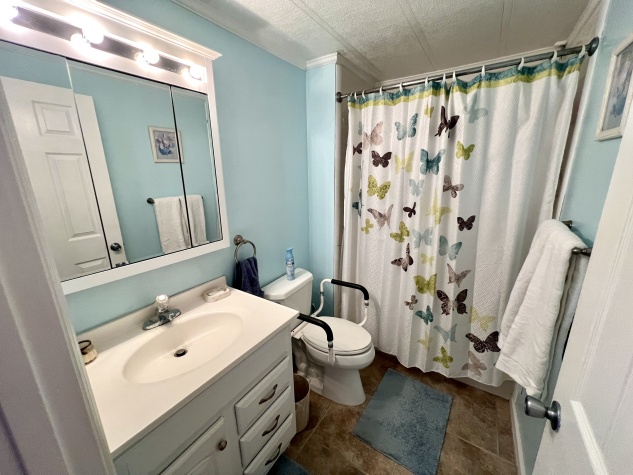 7403 Royal Crest Dr, Ellenton, Florida 34222, 3 Bedrooms Bedrooms, ,2 BathroomsBathrooms,55-Plus Mobile Home,For Sale,Royal Crest Dr,4311