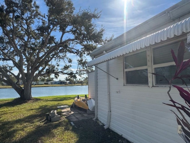 7403 Royal Crest Dr, Ellenton, Florida 34222, 3 Bedrooms Bedrooms, ,2 BathroomsBathrooms,55-Plus Mobile Home,For Sale,Royal Crest Dr,4311