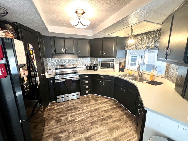 7328 Kings Drive, Ellenton, Florida 34222, 2 Bedrooms Bedrooms, ,2 BathroomsBathrooms,55-Plus Mobile Home,For Sale,Kings Drive,4312