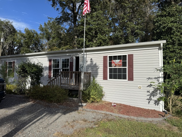 3860 Doctors Lake Dr, Lot 20, Orange Park, Florida 32073, 3 Bedrooms Bedrooms, ,2 BathroomsBathrooms,55-Plus Mobile Home,For Sale,Doctors Lake Dr, Lot 20,4323