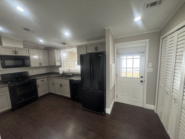 3803 Buena Vista Dr S, Ellenton, Florida 34222, 2 Bedrooms Bedrooms, ,2 BathroomsBathrooms,55-Plus Mobile Home,For Sale,Buena Vista Dr S,4331