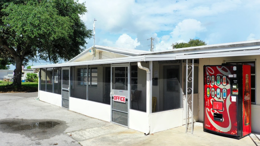 9728 SW 36th Ct, Lot 6, Okeechobee, Florida 34974, 2 Bedrooms Bedrooms, ,1 BathroomBathrooms,55-Plus Mobile Home,For Sale,SW 36th Ct, Lot 6,4333