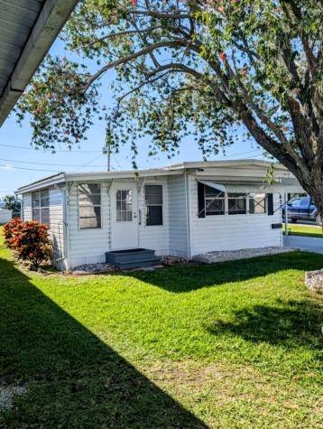1627 Wheelhouse Circle, Ruskin, Florida 33570, 2 Bedrooms Bedrooms, ,2 BathroomsBathrooms,55-Plus Mobile Home,For Sale,Wheelhouse Circle,4338