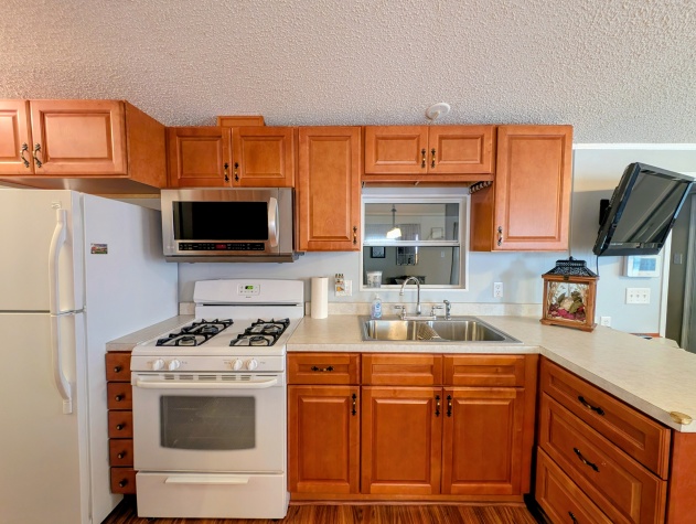 2206 Chaney Dr, Lot 414, Ruskin, Florida 33570, 2 Bedrooms Bedrooms, ,1 BathroomBathrooms,55-Plus Mobile Home,For Sale,Chaney Dr, Lot 414,4339