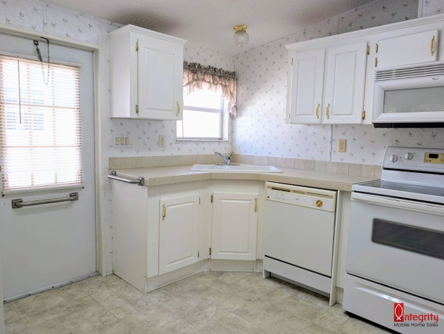 230 57th Ct E, Palmetto, Florida 34221, 2 Bedrooms Bedrooms, ,2 BathroomsBathrooms,55-Plus Mobile Home,For Sale,57th Ct E,4340