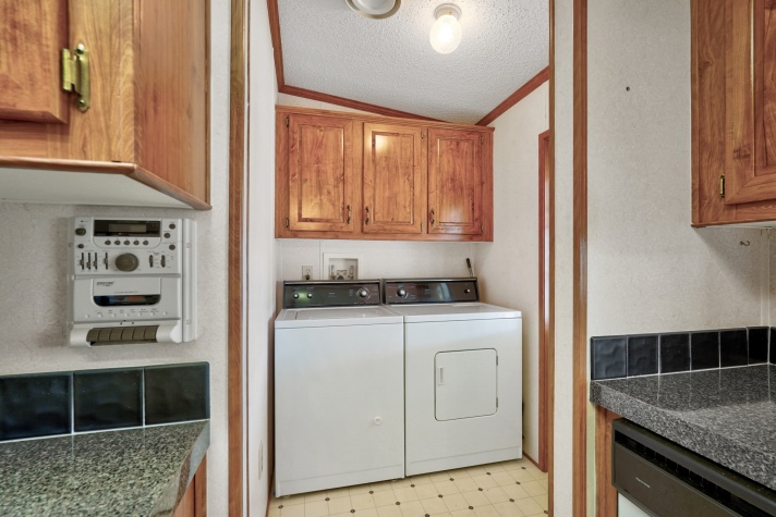 8711 26th Avenue E, Palmetto, Florida 34221, 2 Bedrooms Bedrooms, ,2 BathroomsBathrooms,55-Plus Mobile Home,For Sale,26th Avenue E,4344