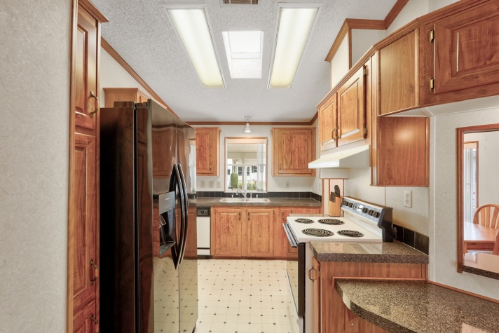 8711 26th Avenue E, Palmetto, Florida 34221, 2 Bedrooms Bedrooms, ,2 BathroomsBathrooms,55-Plus Mobile Home,For Sale,26th Avenue E,4344