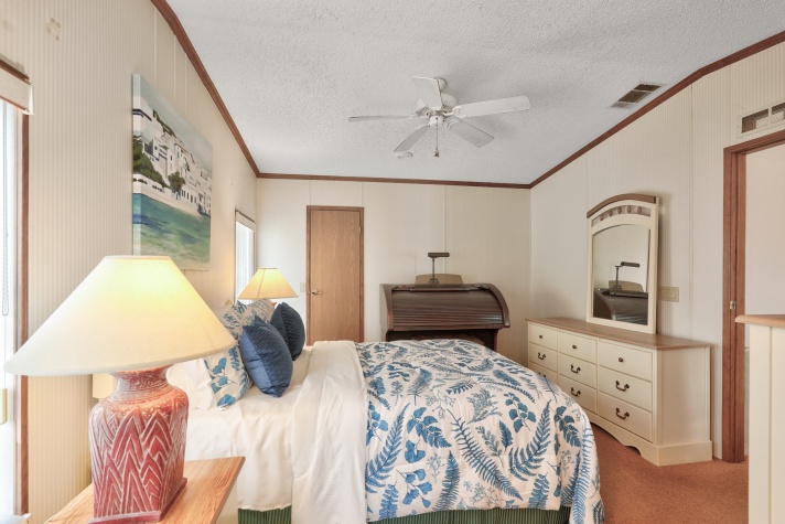 8711 26th Avenue E, Palmetto, Florida 34221, 2 Bedrooms Bedrooms, ,2 BathroomsBathrooms,55-Plus Mobile Home,For Sale,26th Avenue E,4344