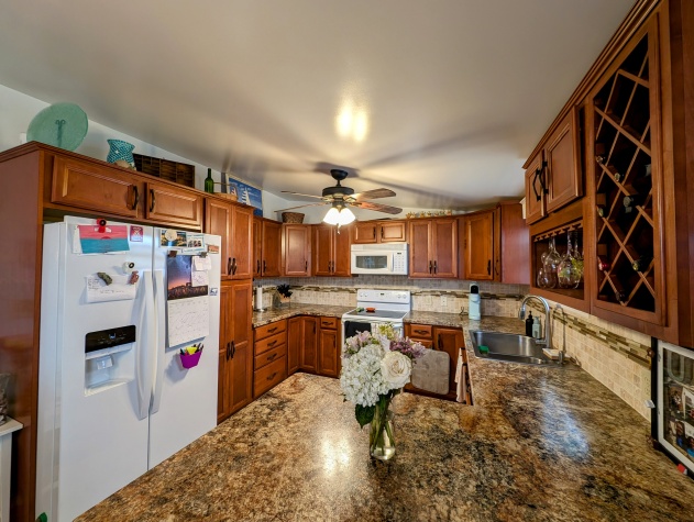 3748 Hula Circle, Ruskin, Florida 33570, 2 Bedrooms Bedrooms, ,1 BathroomBathrooms,All - Age Mobile Home,For Sale,Hula Circle,4349