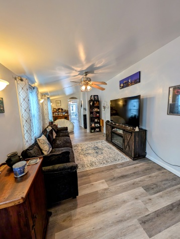 3748 Hula Circle, Ruskin, Florida 33570, 2 Bedrooms Bedrooms, ,1 BathroomBathrooms,All - Age Mobile Home,For Sale,Hula Circle,4349