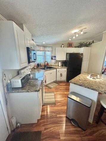 8606 27th Ave E, Palmetto, Florida 34221, 2 Bedrooms Bedrooms, ,2 BathroomsBathrooms,55-Plus Mobile Home,For Sale,27th Ave E,4352