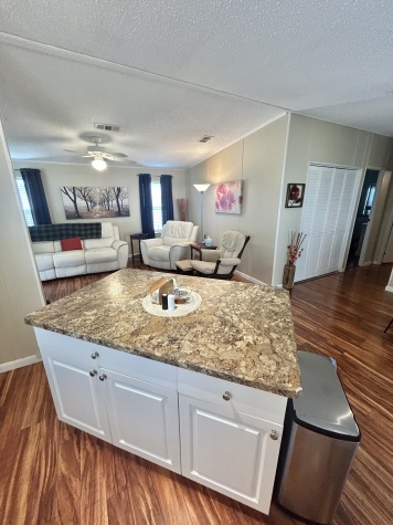 8606 27th Ave E, Palmetto, Florida 34221, 2 Bedrooms Bedrooms, ,2 BathroomsBathrooms,55-Plus Mobile Home,For Sale,27th Ave E,4352