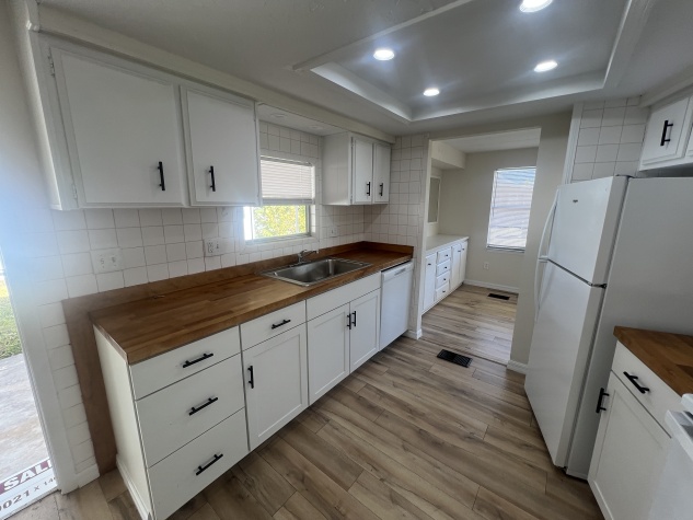 4203 Countryside Dr, Ellenton, Florida 34222, 2 Bedrooms Bedrooms, ,2 BathroomsBathrooms,55-Plus Mobile Home,For Sale,Countryside Dr,4368