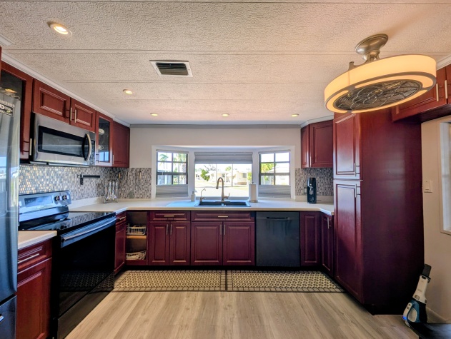 2508 Turtleback Way, Ruskin, Florida 33570, 2 Bedrooms Bedrooms, ,2 BathroomsBathrooms,55-Plus Mobile Home,For Sale,Turtleback Way,4372