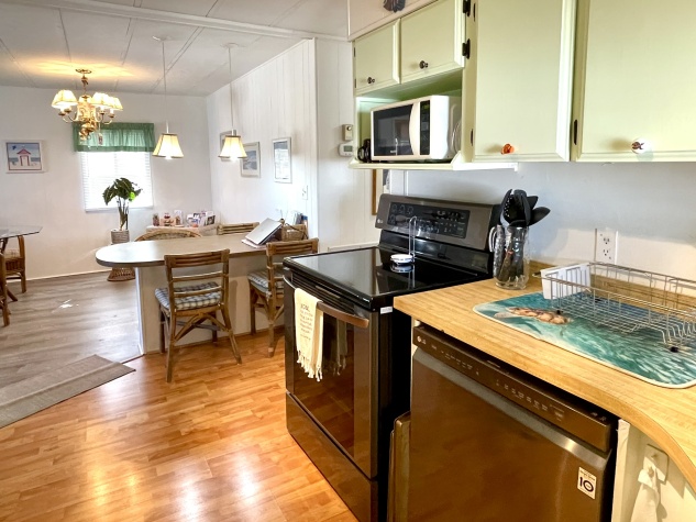 365 Tahitian Drive, Ellenton, Florida 34222, 2 Bedrooms Bedrooms, ,2 BathroomsBathrooms,55-Plus Mobile Home,For Sale,Tahitian Drive,4373