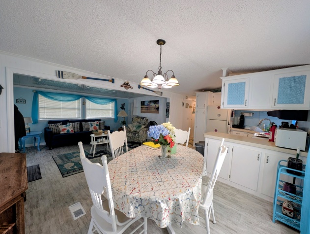 6327 Carl Shepard Dr, Ruskin, Florida 33570, 2 Bedrooms Bedrooms, ,1 BathroomBathrooms,55-Plus Mobile Home,For Sale,Carl Shepard Dr,4375