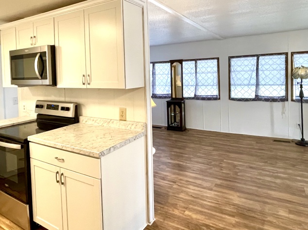 101 Holland St, Ellenton, Florida 34222, 2 Bedrooms Bedrooms, ,2 BathroomsBathrooms,55-Plus Mobile Home,For Sale,Holland St,4381