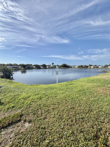 570 57th Ave W, Lot 250, Bradenton, Florida 34207, 2 Bedrooms Bedrooms, ,2 BathroomsBathrooms,55-Plus Mobile Home,For Sale,57th Ave W, Lot 250,4386