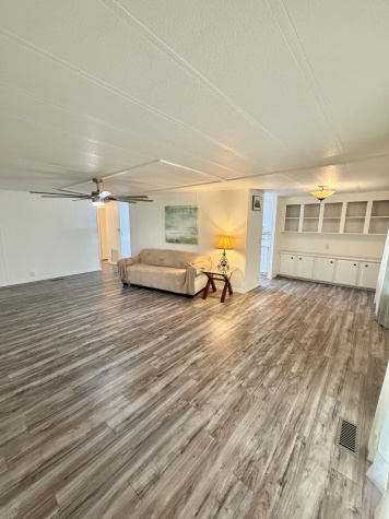 570 57th Ave W, Lot 250, Bradenton, Florida 34207, 2 Bedrooms Bedrooms, ,2 BathroomsBathrooms,55-Plus Mobile Home,For Sale,57th Ave W, Lot 250,4386