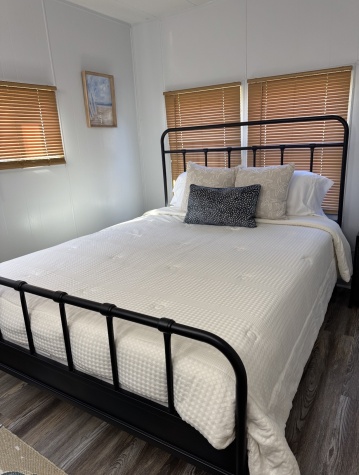 6515 15th St E, Lot H20, Sarasota, Florida 34243, 2 Bedrooms Bedrooms, ,2 BathroomsBathrooms,55-Plus Mobile Home,For Rent,15th St E, Lot H20,4392