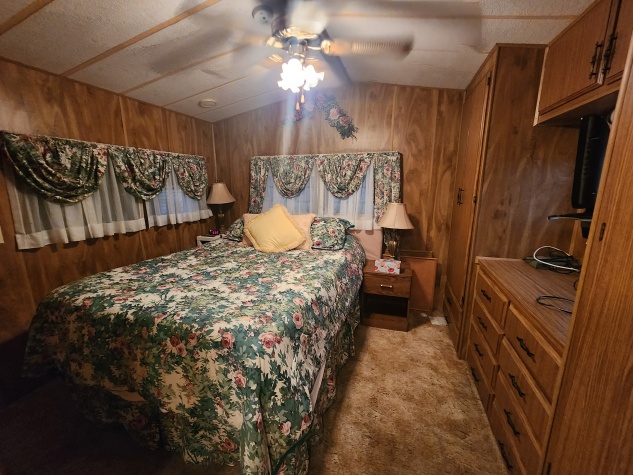 8615 Bayshore Rd, Lot 120, Palmetto, Florida 34221, 1 Bedroom Bedrooms, ,1 BathroomBathrooms,55-Plus Mobile Home,For Sale,Bayshore Rd, Lot 120,4404